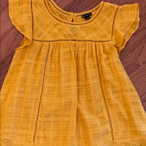 New Directions ND Flutter sleeve Gold Yellow Blouse with bohemian vibe. MEDIUM - Picture 2 of 7